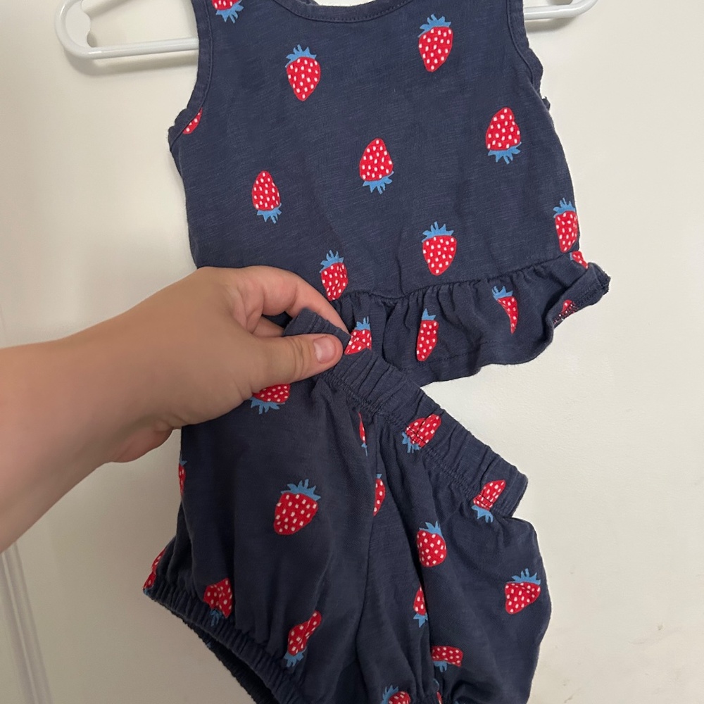 Primary 3-6mo bundle - Picture 5 of 7